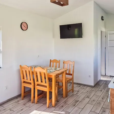 1 Bedroom Beautiful In Holiday home *