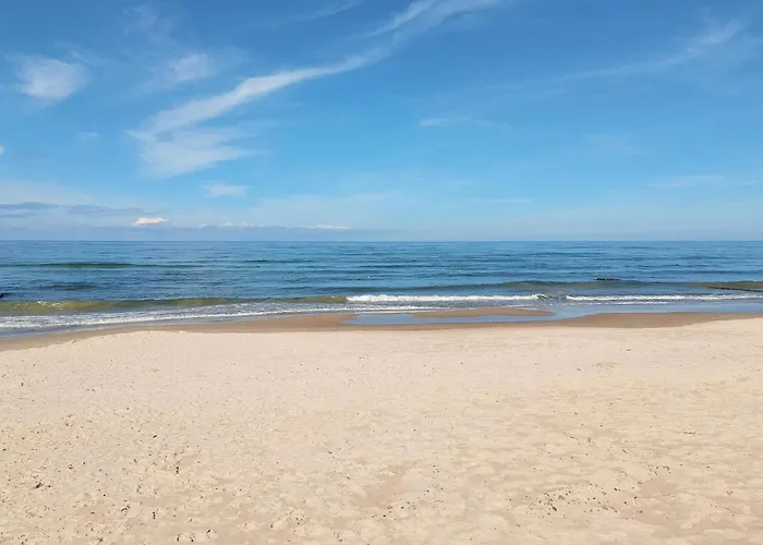 Сasa de vacaciones 1 Bedroom Beautiful In Bedzino